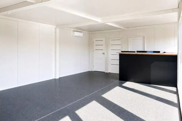 Open-plan modular office interior quady